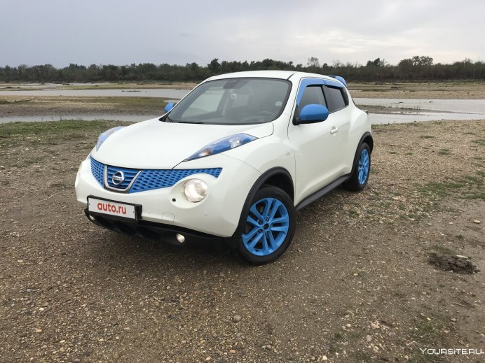 Nissan Juke 2013 белый