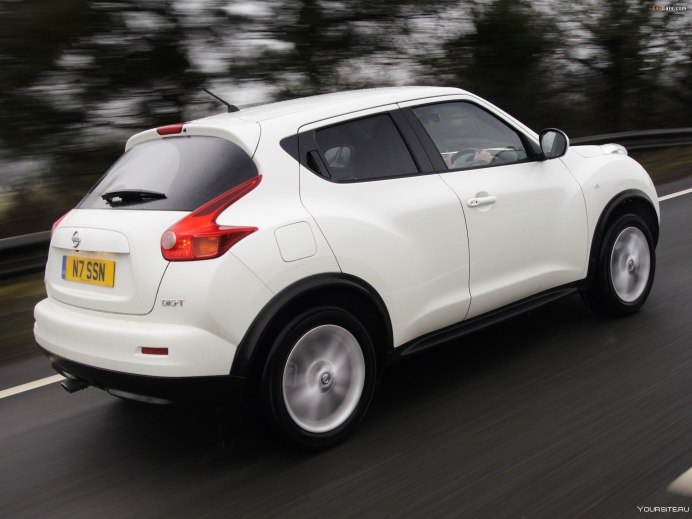 Nissan Juke Nismo белый