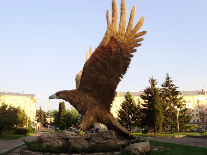Памятник Орлу в Иркутской области