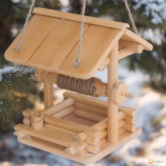 Оригинальная кормушка из коробки