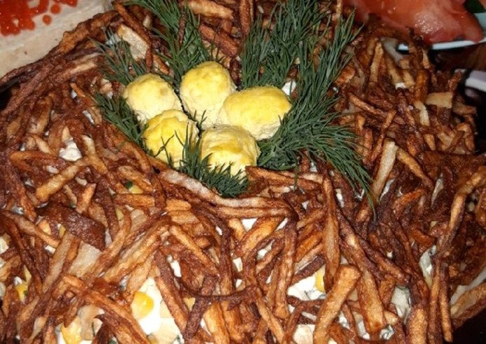 Салат гнездо куропатки фото