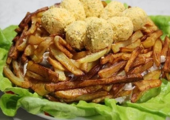 Дрозд деряба яйца