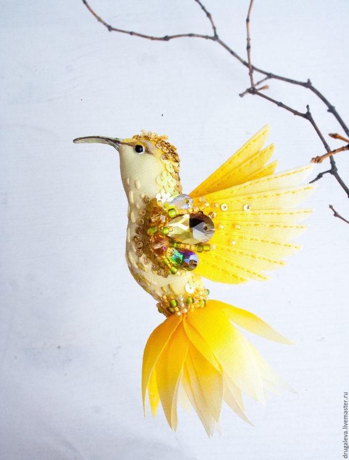 Яркая птичка рисунок