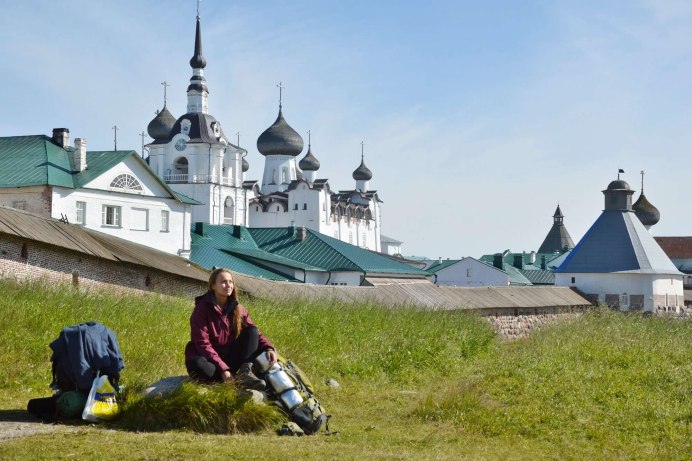 Если вы поймали птицу то не держите ее в клетке