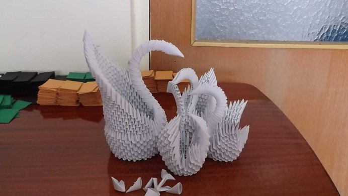 Оригами лебедь