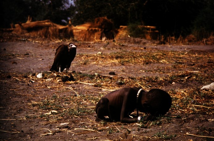 "Умирающий ребенок и Стервятник", Кевин Картер, 1993