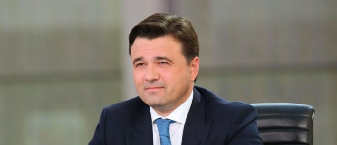 Воробушек на дороге