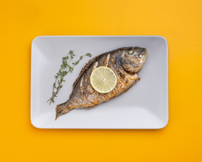 Серебряная икорница "осетр"