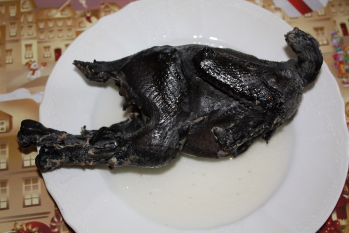 Петух породы Аям Цемани