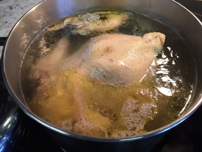 Курица на банке