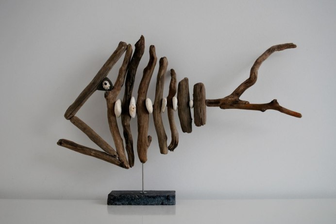 Фигуры из веток деревьев