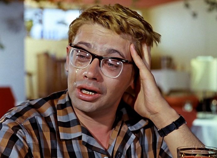 Кавказская пленница Шурик плачет