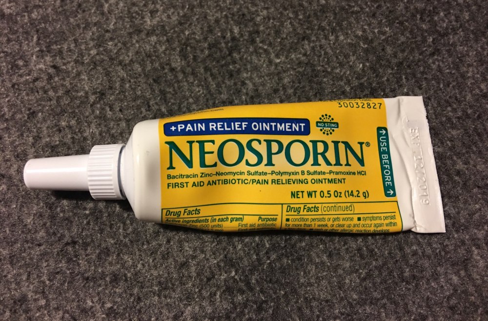 Bacitracin Neomycin Ointment