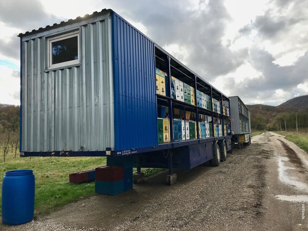 Передвижная пасека на колесах