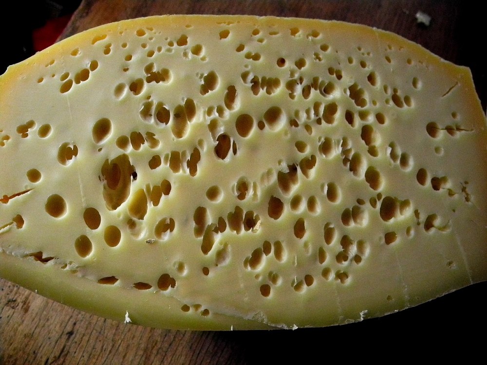 Сыр Маасдам пороки