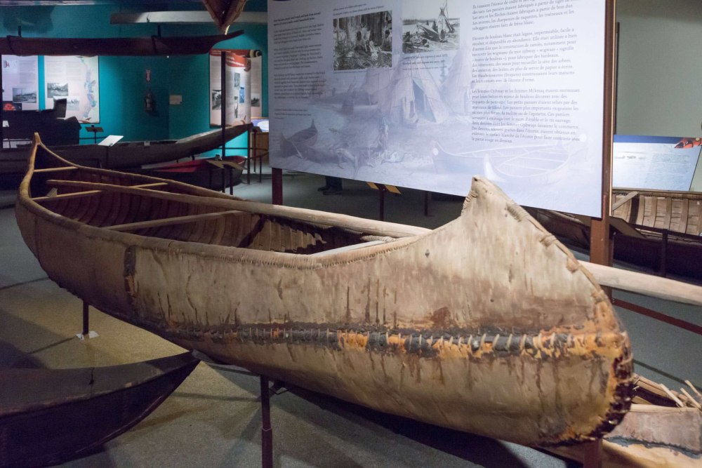 Каяк кожаная лодка алеутов