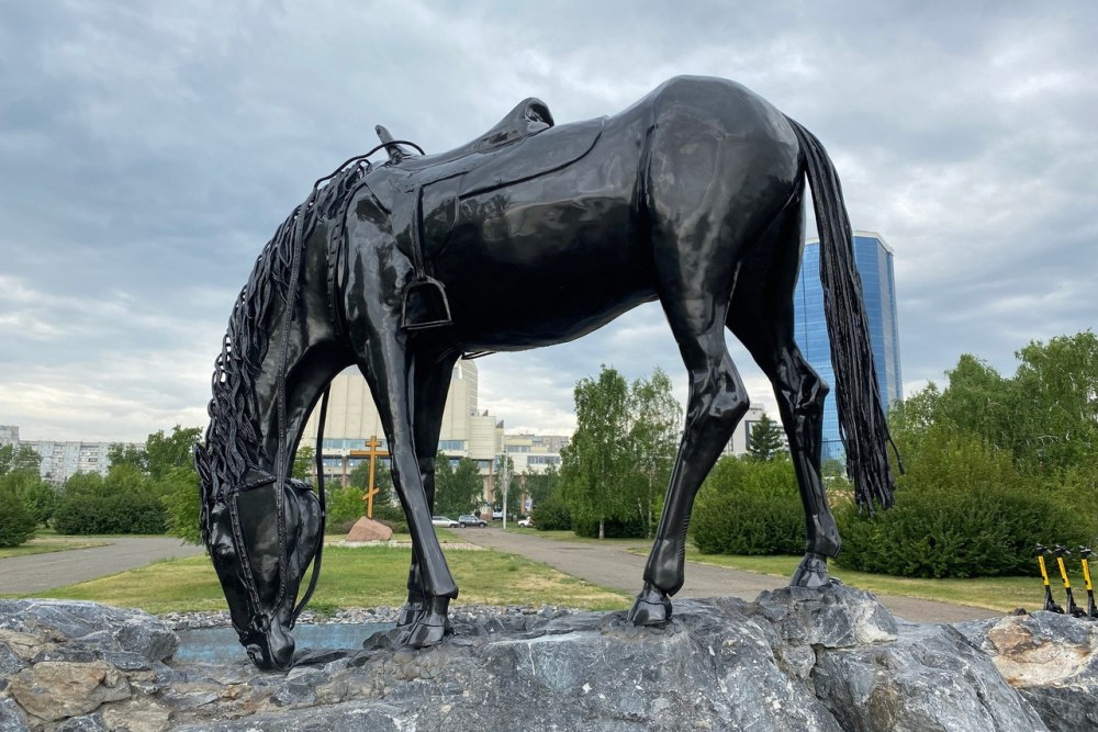 Памятник лошади в Красноярске
